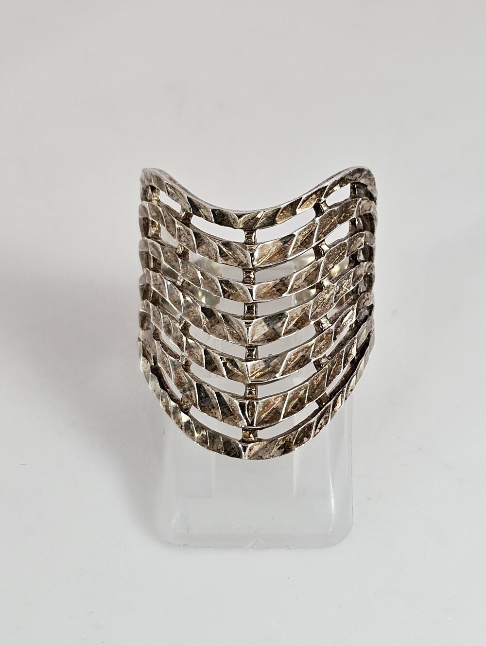 Vintage Chevron Style Ring Sterling Silver Ring Size 7!